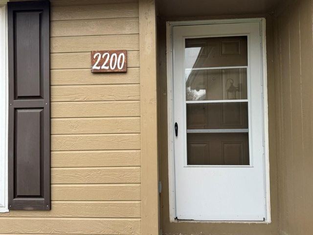 2200 NW Harbor Place, Blue Springs, MO 64015