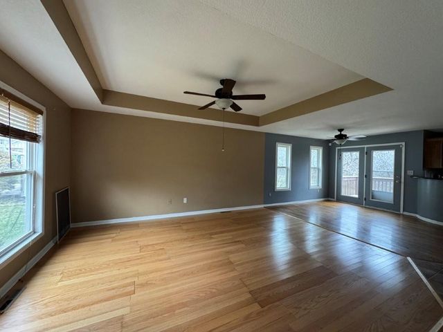 2200 NW Harbor Place, Blue Springs, MO 64015