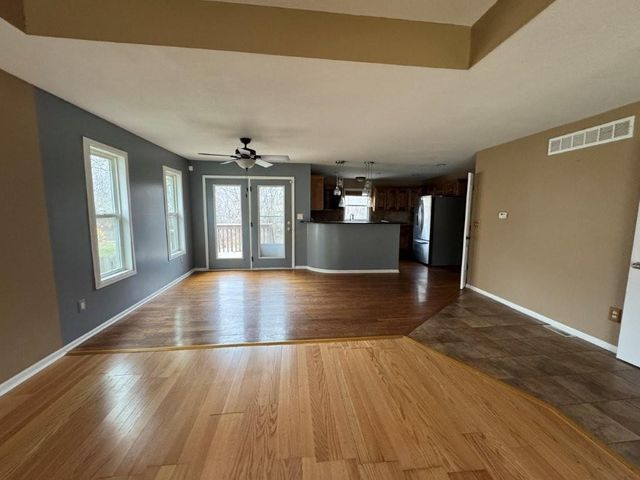 2200 NW Harbor Place, Blue Springs, MO 64015