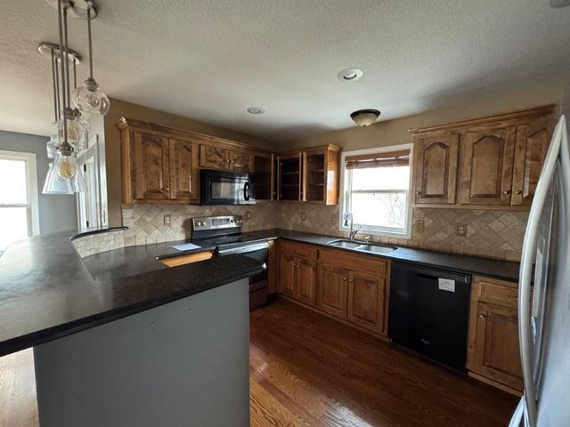 2200 NW Harbor Place, Blue Springs, MO 64015