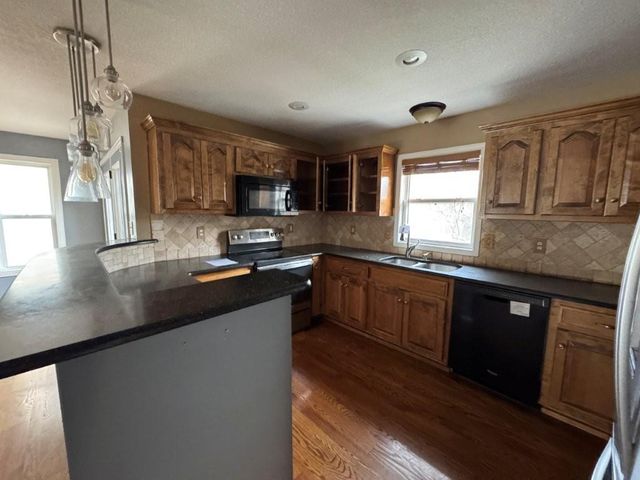 2200 NW Harbor Place, Blue Springs, MO 64015