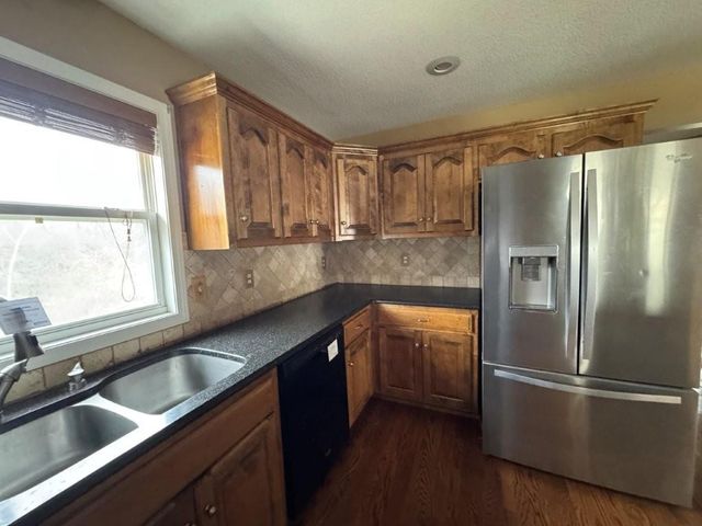 2200 NW Harbor Place, Blue Springs, MO 64015