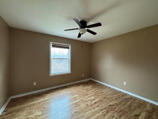 2200 NW Harbor Place, Blue Springs, MO 64015