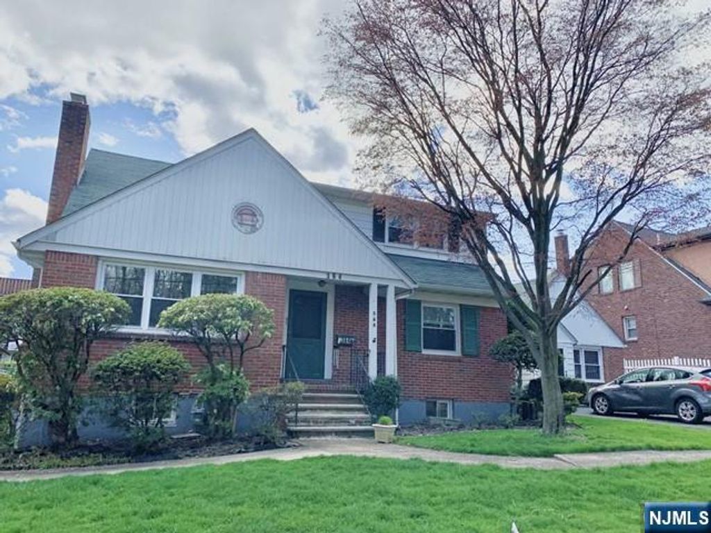 364 New York Avenue, Fort Lee, NJ 07024