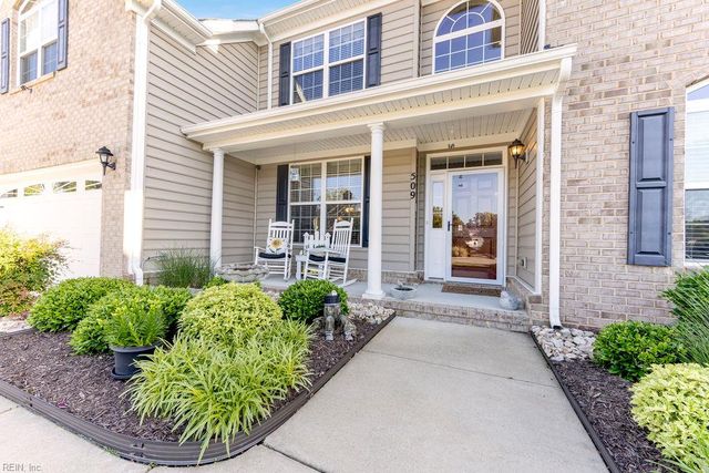 509 Hanbury RD W, Chesapeake, VA 23322