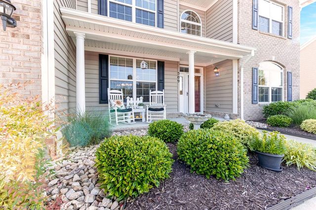 509 Hanbury RD W, Chesapeake, VA 23322