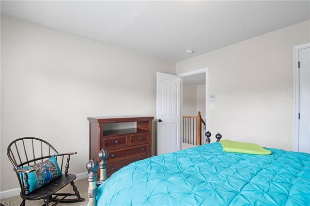 509 Hanbury RD W, Chesapeake, VA 23322