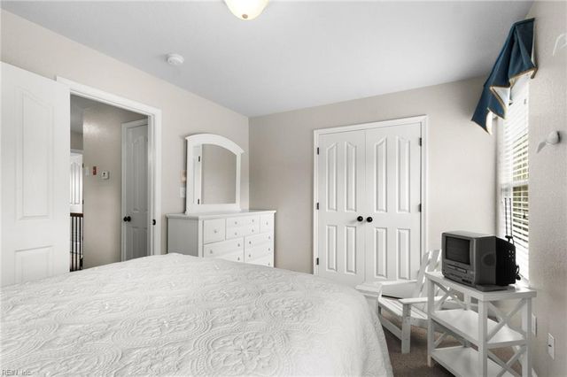 509 Hanbury RD W, Chesapeake, VA 23322