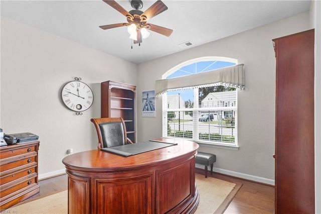 509 Hanbury RD W, Chesapeake, VA 23322