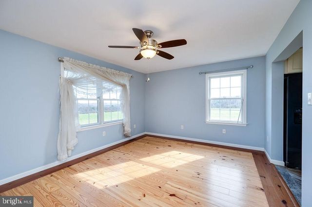 130 TROXEL RD, Shoemakersville, PA 19555