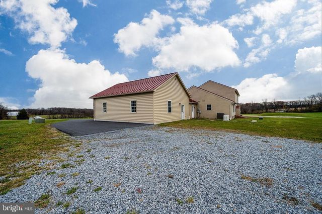 130 TROXEL RD, Shoemakersville, PA 19555
