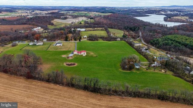 130 TROXEL RD, Shoemakersville, PA 19555