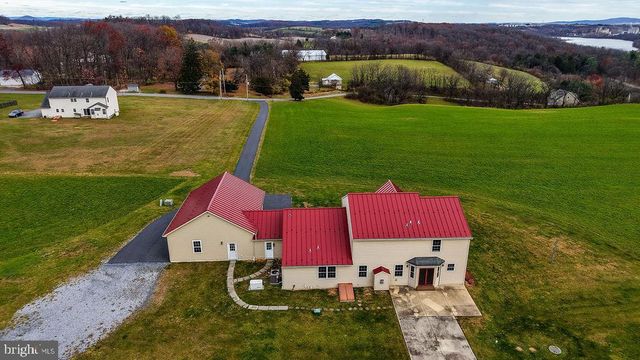 130 TROXEL RD, Shoemakersville, PA 19555