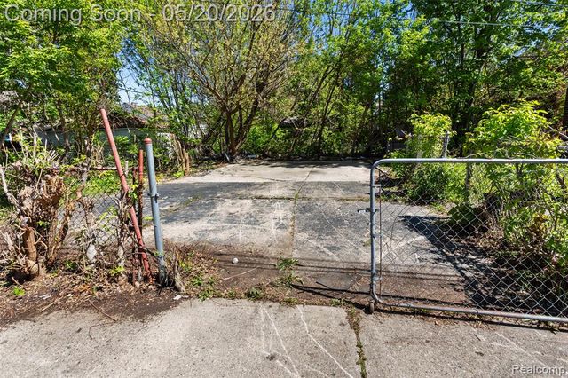 11327 Whitehill Street, Detroit, MI 48224