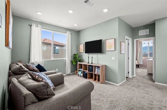 9689 Scioscia Street, Riverside, CA 92503