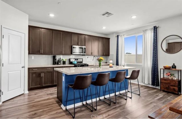 9689 Scioscia Street, Riverside, CA 92503