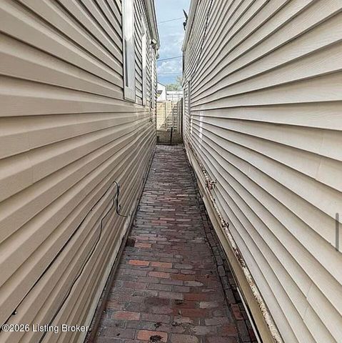 1439 S 8th St, Louisville, KY 40208