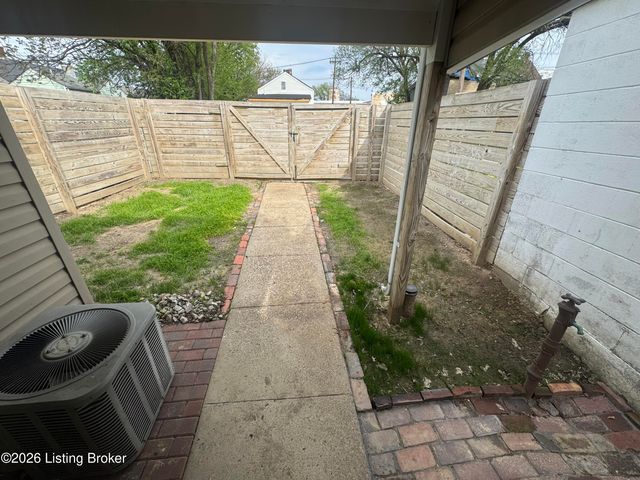 1439 S 8th St, Louisville, KY 40208