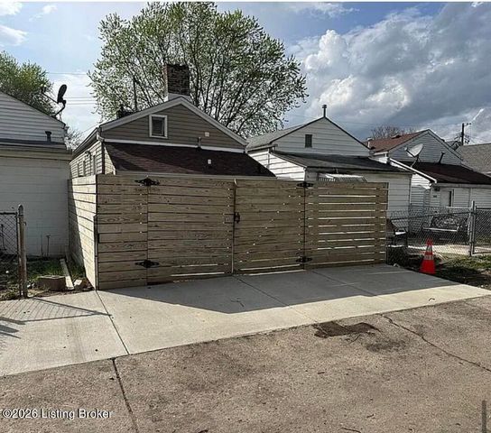 1439 S 8th St, Louisville, KY 40208