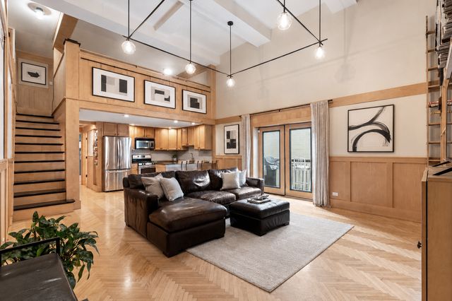 2350 N Kedzie Avenue H, Chicago, IL 60647