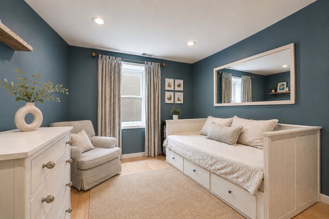 2350 N Kedzie Avenue H, Chicago, IL 60647
