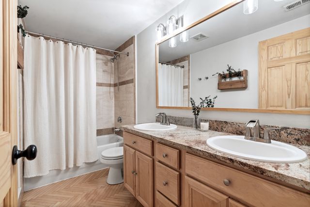 2350 N Kedzie Avenue H, Chicago, IL 60647