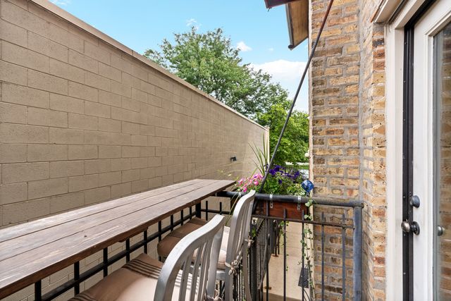 2350 N Kedzie Avenue H, Chicago, IL 60647