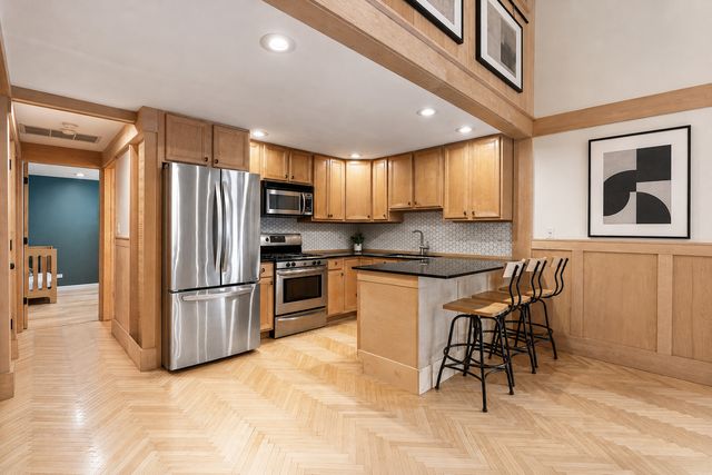 2350 N Kedzie Avenue H, Chicago, IL 60647