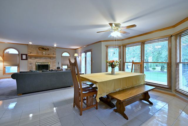 213 John Drive, Bartlett, IL 60103