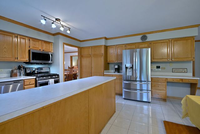 213 John Drive, Bartlett, IL 60103