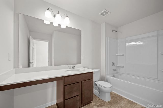 48495 Shagbark Lane, Van Buren Charter Township, MI 48111