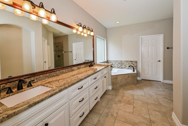 17714 Meadow Crossing Lane, Houston, TX 77095