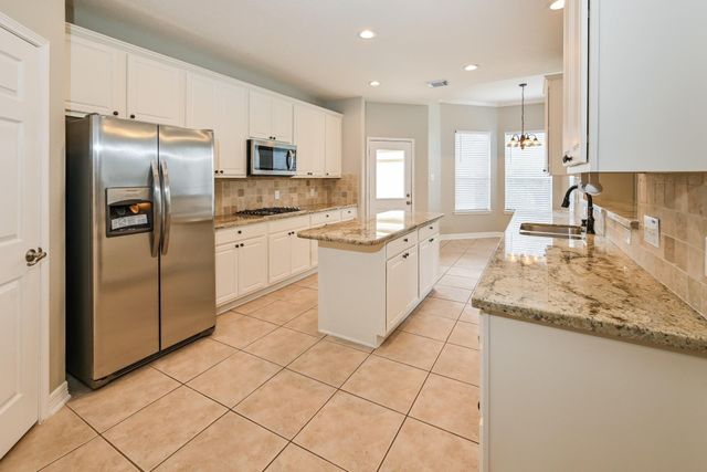 17714 Meadow Crossing Lane, Houston, TX 77095