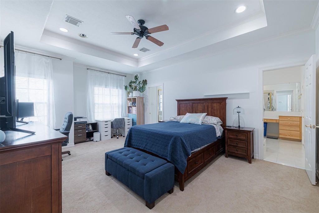 Image 16 of property listing at 5424 Blossom Street 3, Houston, TX 77007