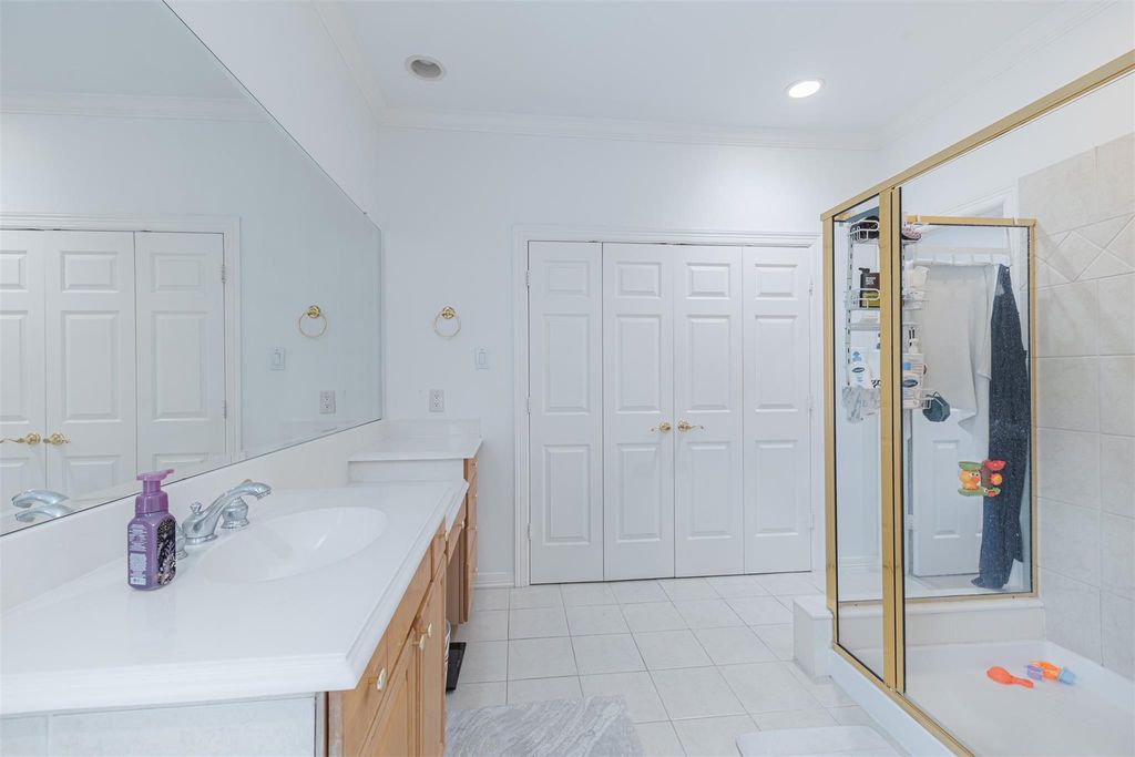 Image 19 of property listing at 5424 Blossom Street 3, Houston, TX 77007