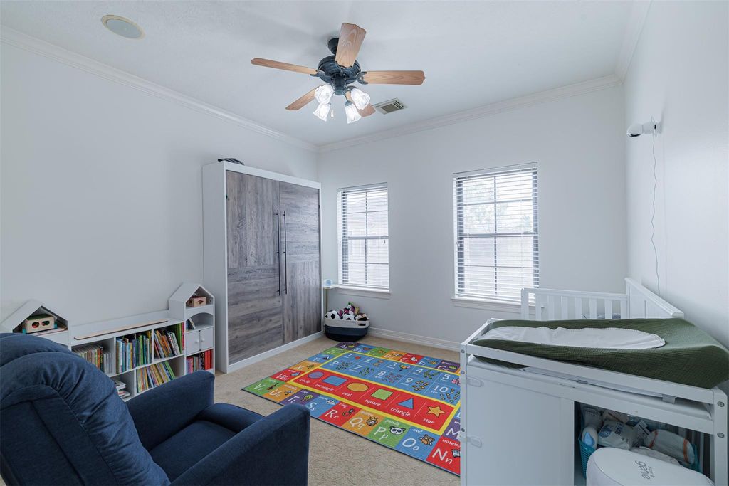 Image 21 of property listing at 5424 Blossom Street 3, Houston, TX 77007