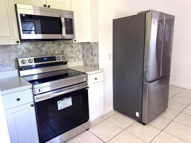 3692 Corrigan Court, Palm Springs, FL 33461