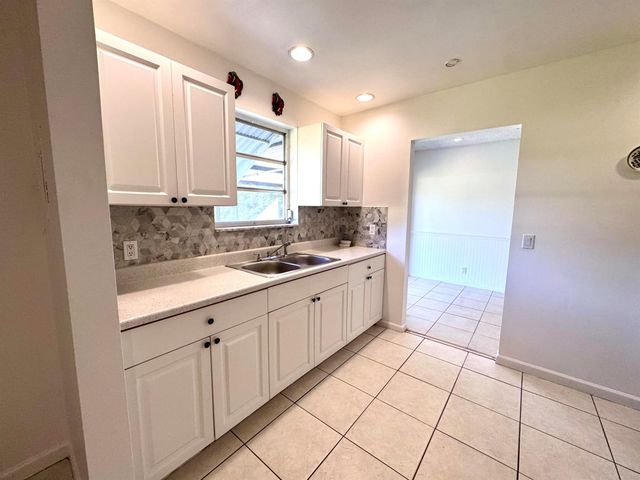 3692 Corrigan Court, Palm Springs, FL 33461