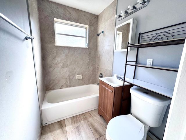 3692 Corrigan Court, Palm Springs, FL 33461