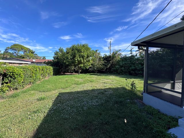 3692 Corrigan Court, Palm Springs, FL 33461