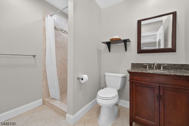 55 Coppermine Vlg, Flemington Boro, NJ 08822