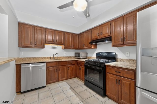 55 Coppermine Vlg, Flemington Boro, NJ 08822