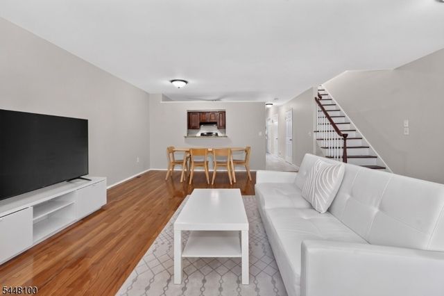 55 Coppermine Vlg, Flemington Boro, NJ 08822