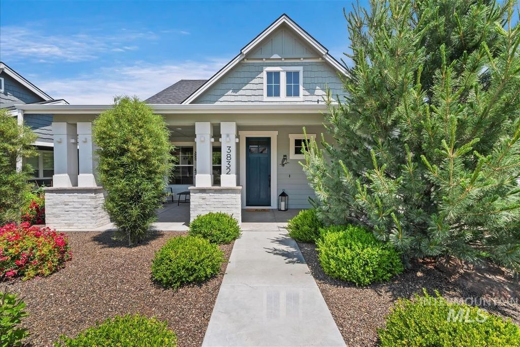 3832 W Hidden Springs Dr, Boise, ID 83714