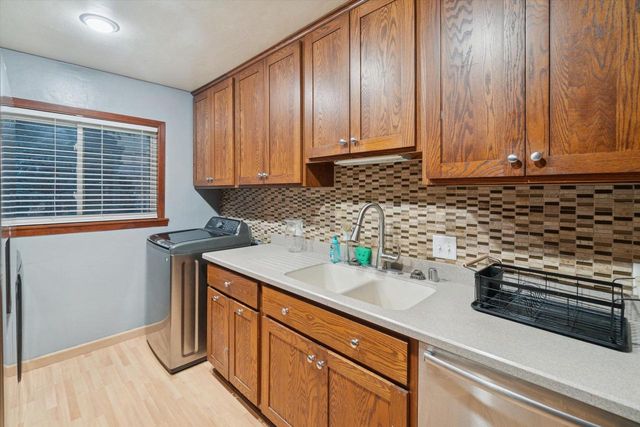 1663 S 100th STREET, West Allis, WI 53214