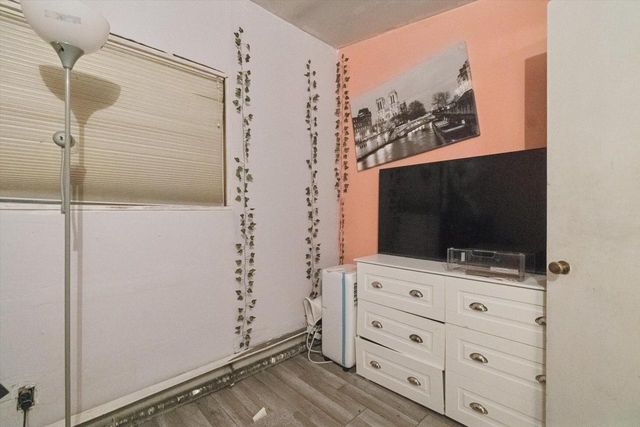 1663 S 100th STREET, West Allis, WI 53214