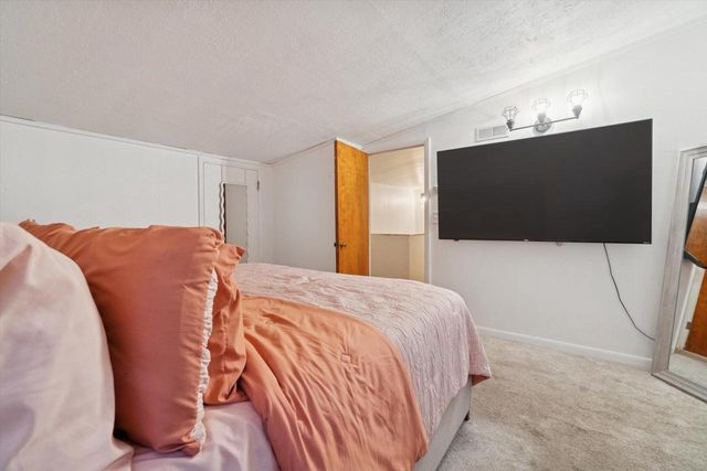 1663 S 100th STREET, West Allis, WI 53214