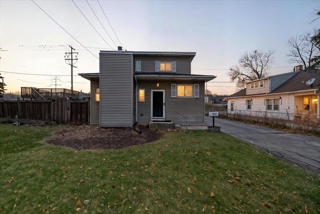1663 S 100th STREET, West Allis, WI 53214