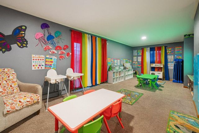 1663 S 100th STREET, West Allis, WI 53214