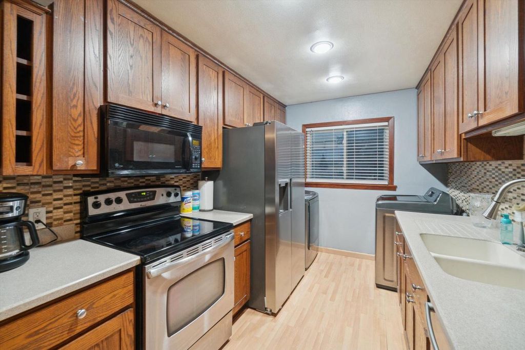 1663 S 100th STREET, West Allis, WI 53214